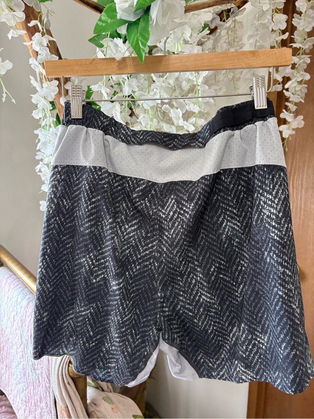 lululemon Surge Short 6" Bleached Herringbone Multi - Black & White - Picture 9 of 11